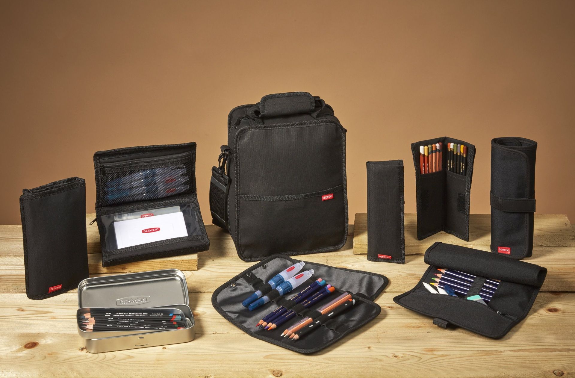 Derwent Pocket Wrap Black